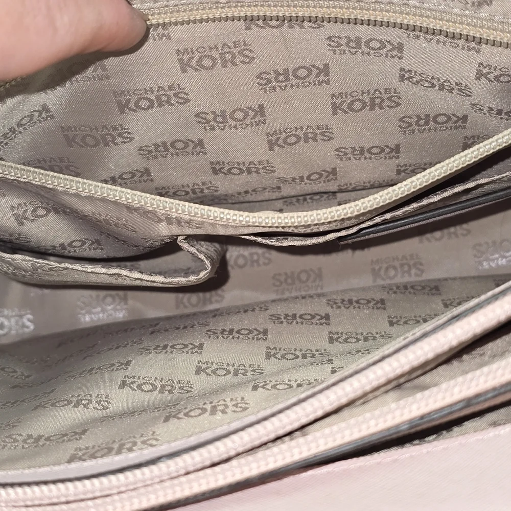 Michael Kors Jet Set Medium Saffiano light pink Leather Pocket  LIKE NEW - Picture 4 of 9